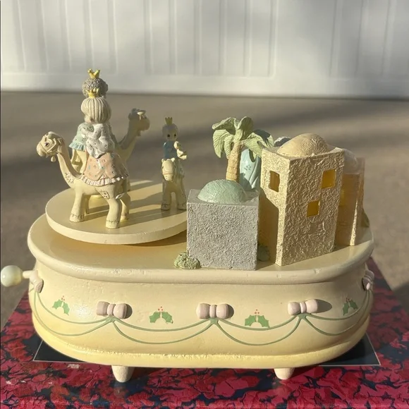 Precious moments nativity lighted action musical "Flight into into Egypt" Ensco - Picture 10 of 17